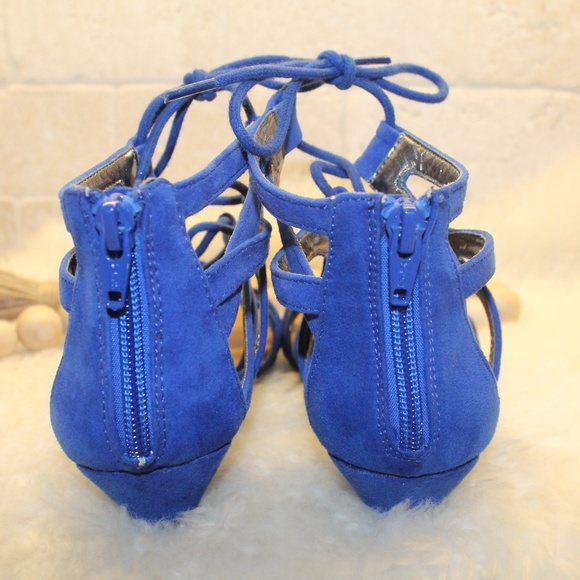 Material Girl Gladiator Sandals - Picture 4 of 8